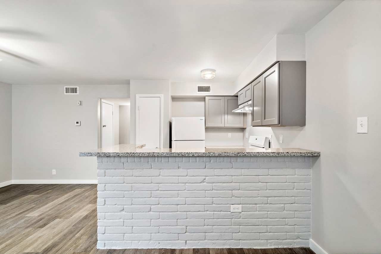 Gale Winds - Photo 5 of 23