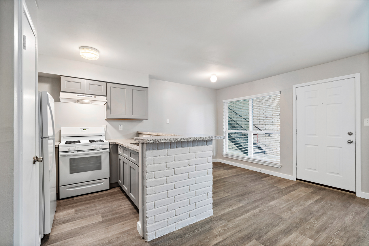 Gale Winds - Photo 7 of 23