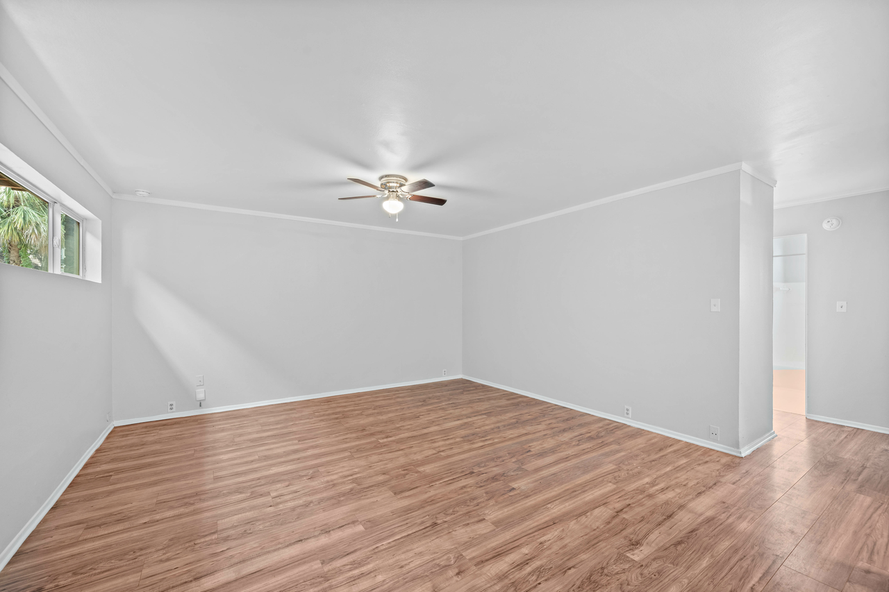 5609 Leeland Apartments - Photo 2 of 12