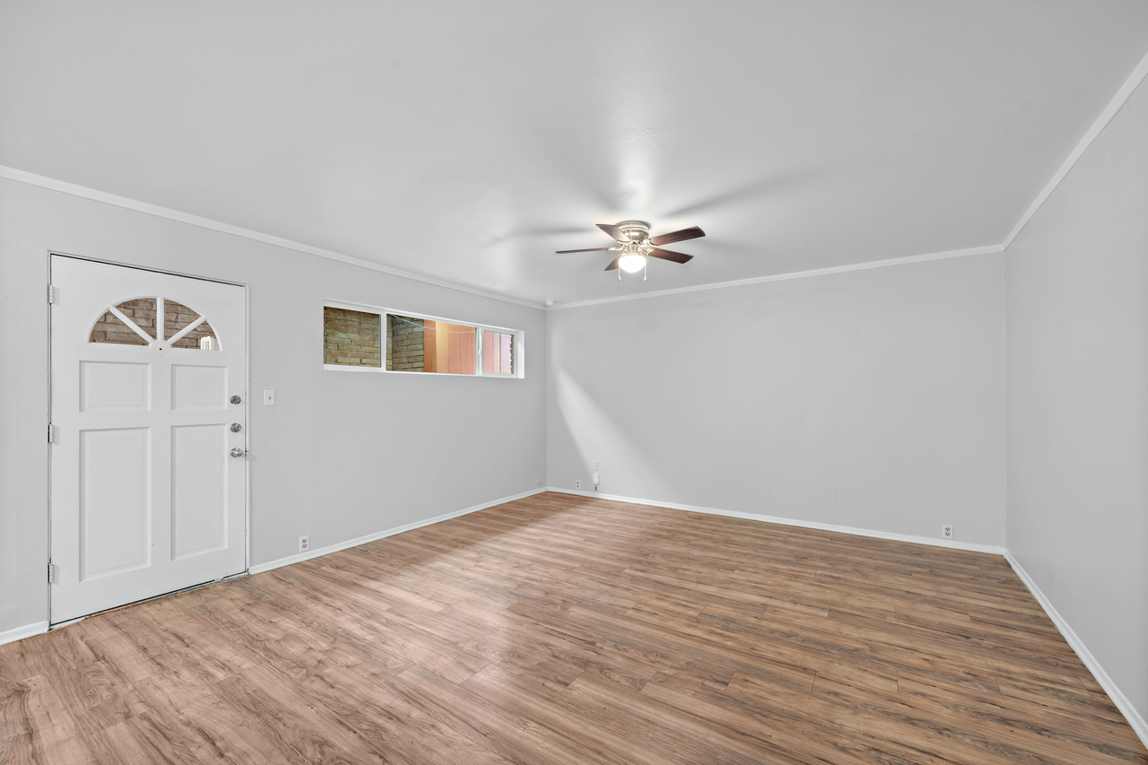 5609 Leeland Apartments - Photo 7 of 12