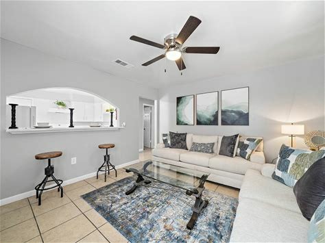Avenue Casitas Apartments - Photo 7 of 11