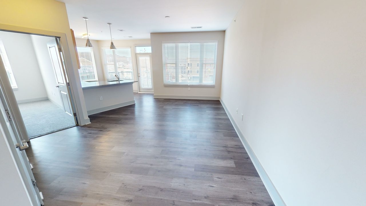 Gantry - Photo 5 of 50