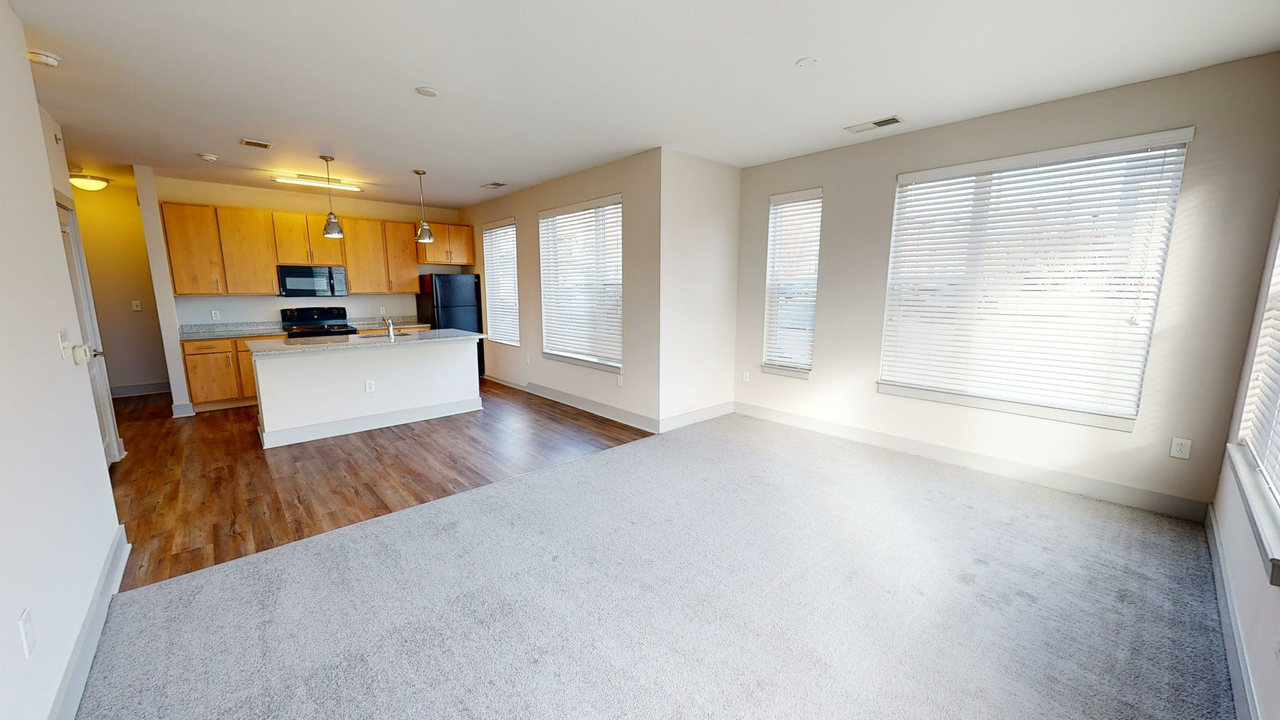 Gantry - Photo 7 of 50