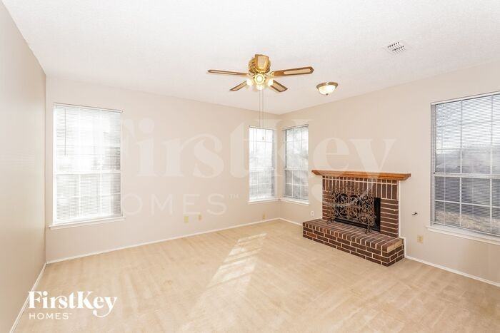 4317 Fairmont Dr - Photo 2 of 15