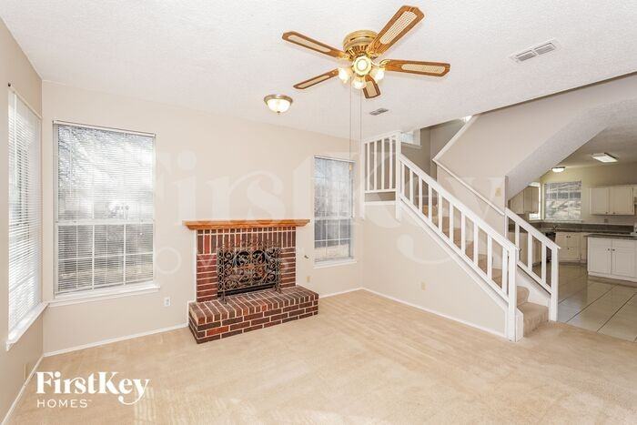 4317 Fairmont Dr - Photo 3 of 15