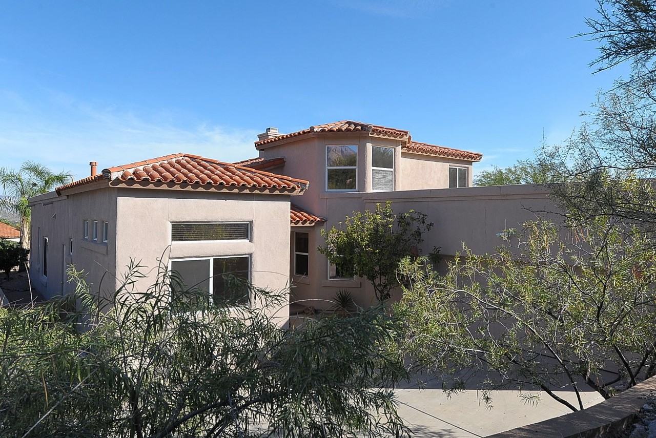 5677 N Placita Paisaje - Photo 2 of 26