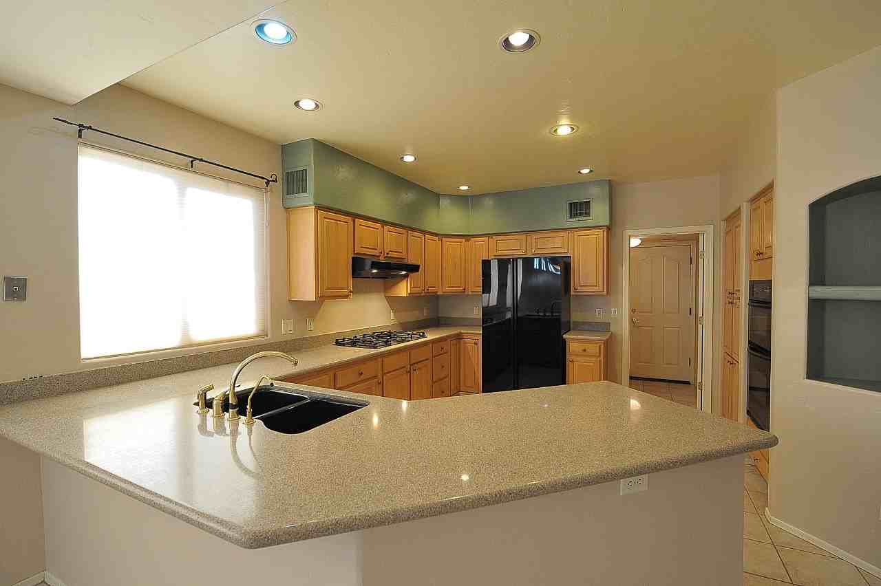 5677 N Placita Paisaje - Photo 7 of 26