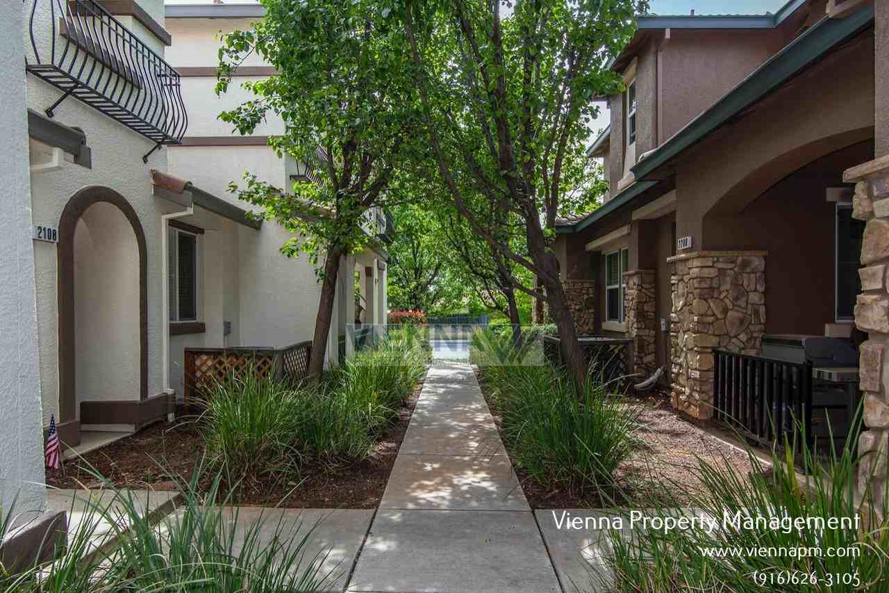 2108 Las Palomas Loop - Photo 2 of 22