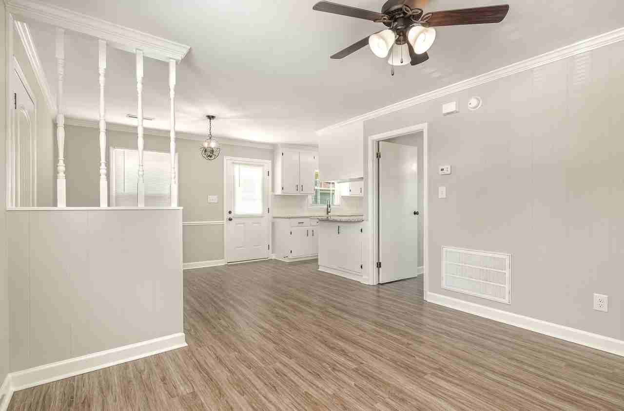 409 S Center St - Photo 5 of 16