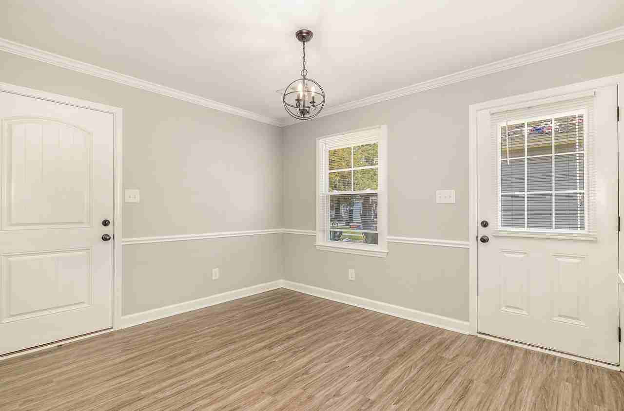 409 S Center St - Photo 6 of 16