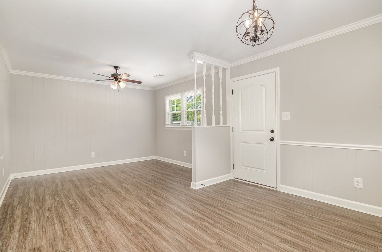 409 S Center St - Photo 7 of 16