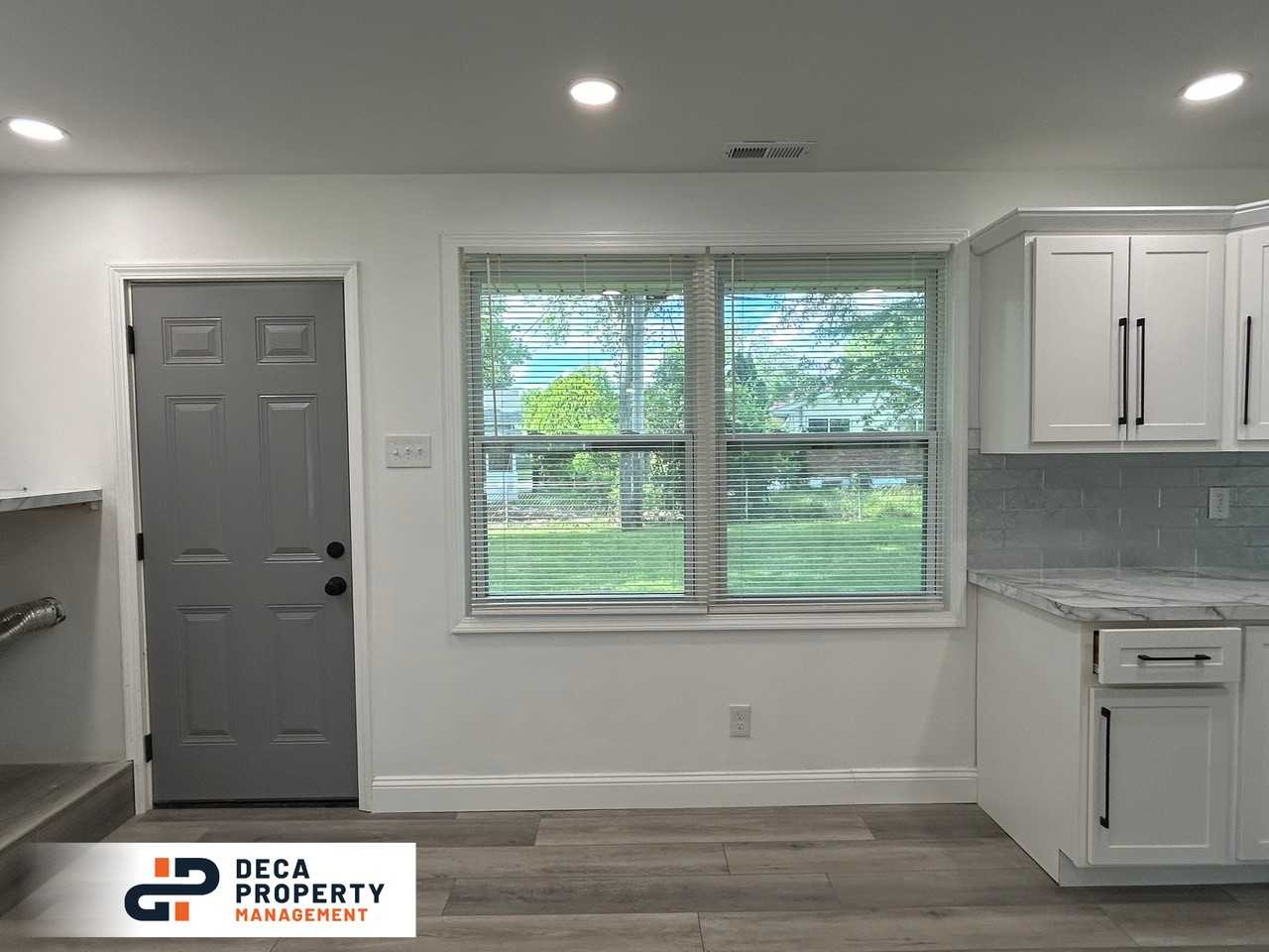 2221 Kerwin Dr - Photo 3 of 17