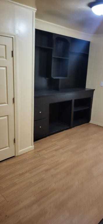 1103 Elm St - Photo 6 of 8