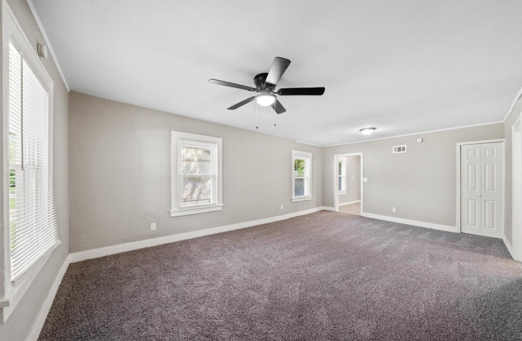 3311 E 69th St - Photo 4 of 11