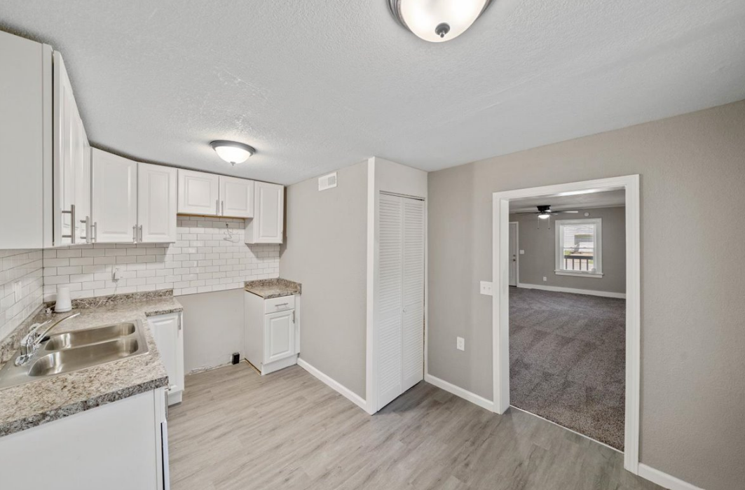 3311 E 69th St - Photo 6 of 11