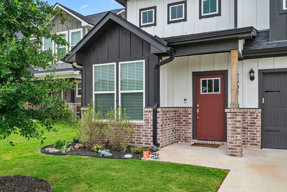 2502 Cordova Ridge Ct - Photo 4 of 25