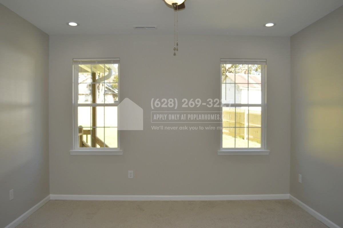 3702 Ogburn Ave - Photo 2 of 14