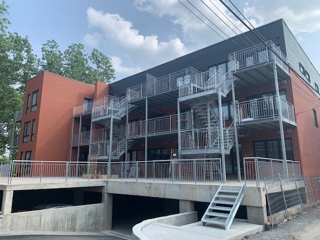 St Remi/Walnut - Photo 3 of 8