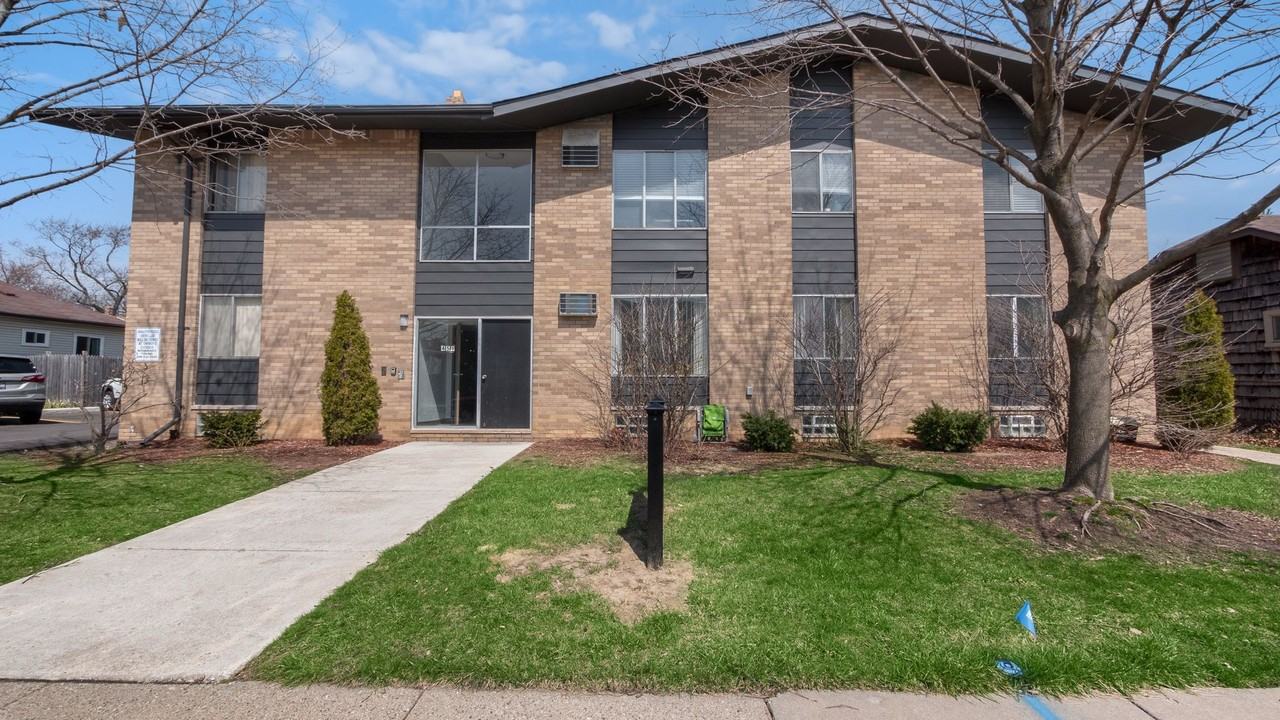 Rosewood Apartments - Photo 2 of 18