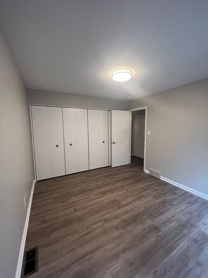 Rosewood Apartments - Photo 6 of 18