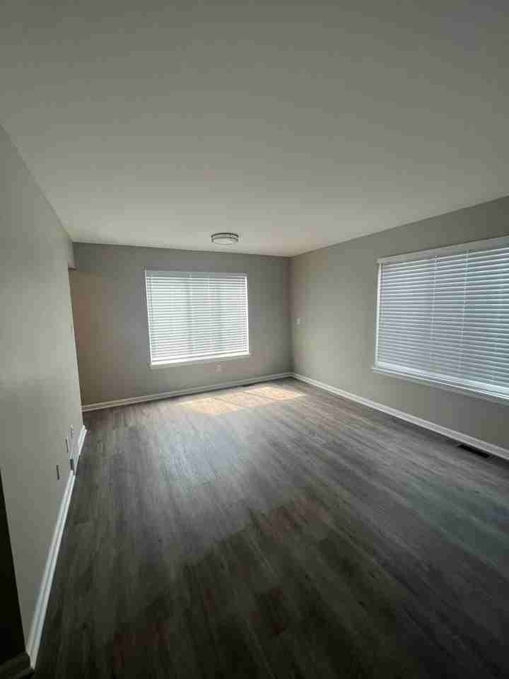 Rosewood Apartments - Photo 7 of 18
