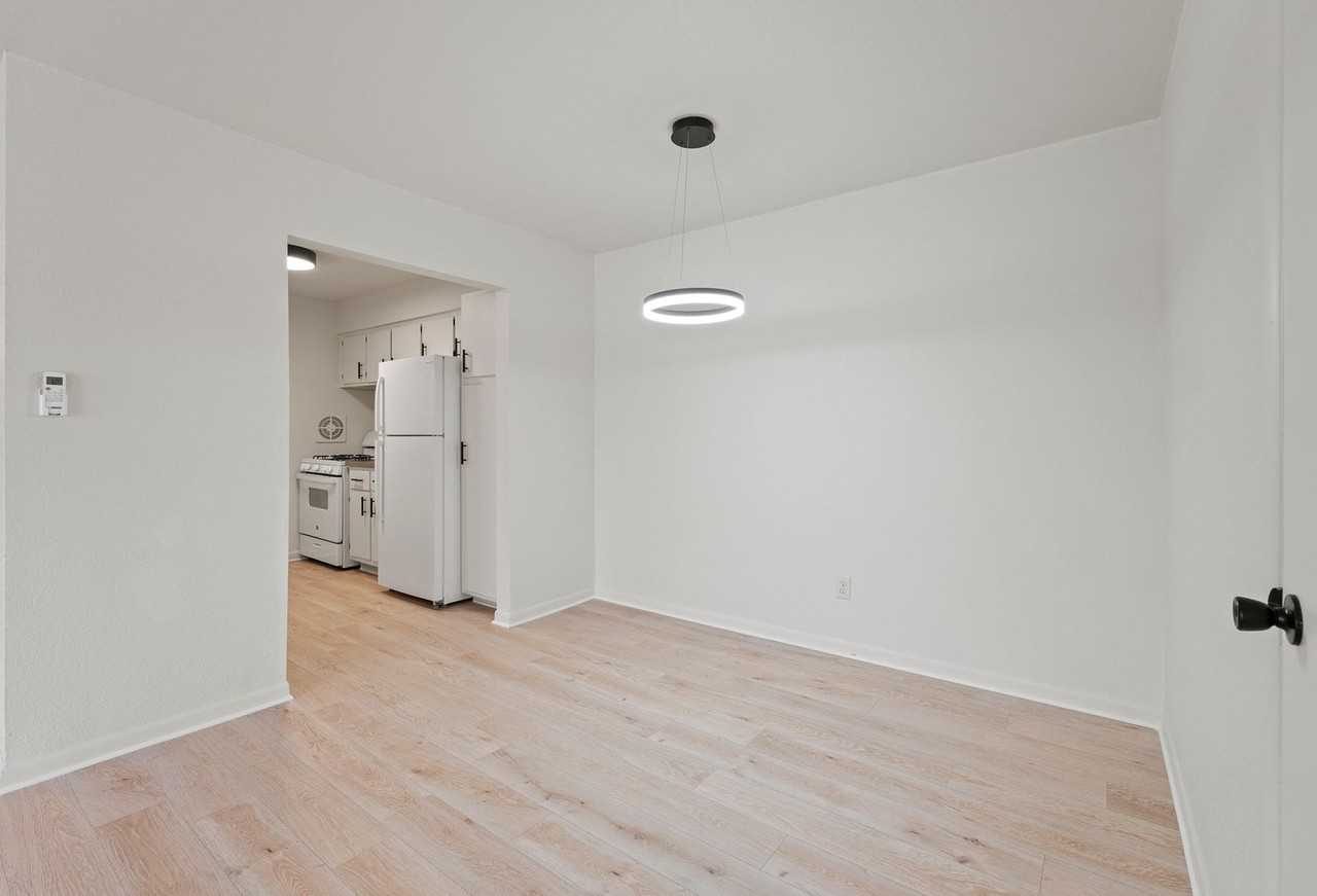 2445 Fairfield Avenue - Photo 6 of 36