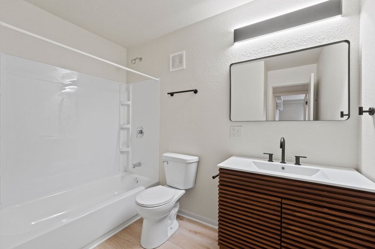 2445 Fairfield Avenue - Photo 7 of 36