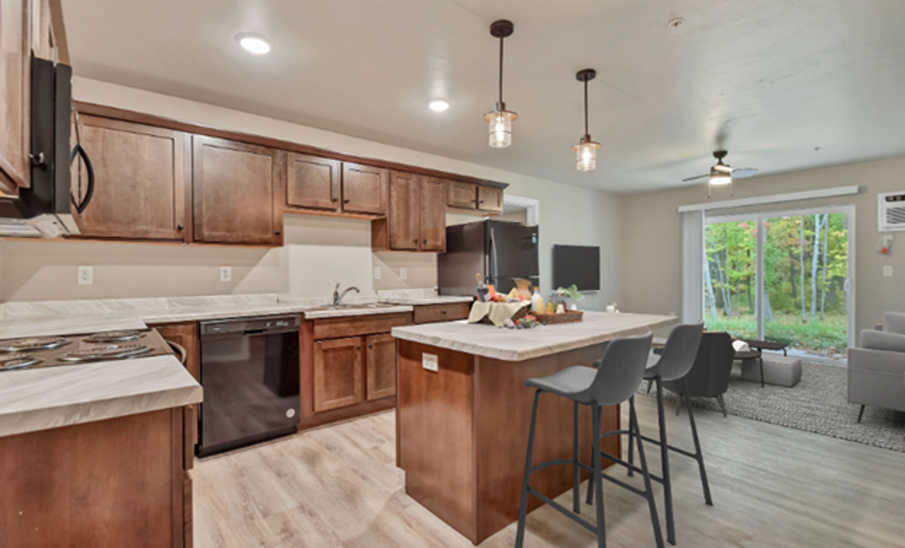 Huron Grove Apartments - Photo 4 of 5