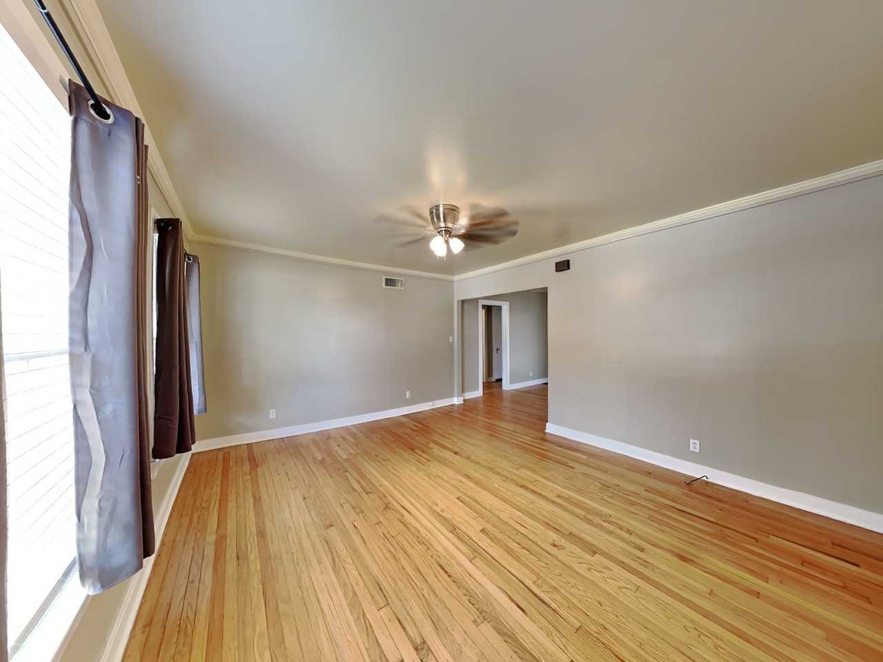 3551 W 4th St #1 - Photo 4 of 14