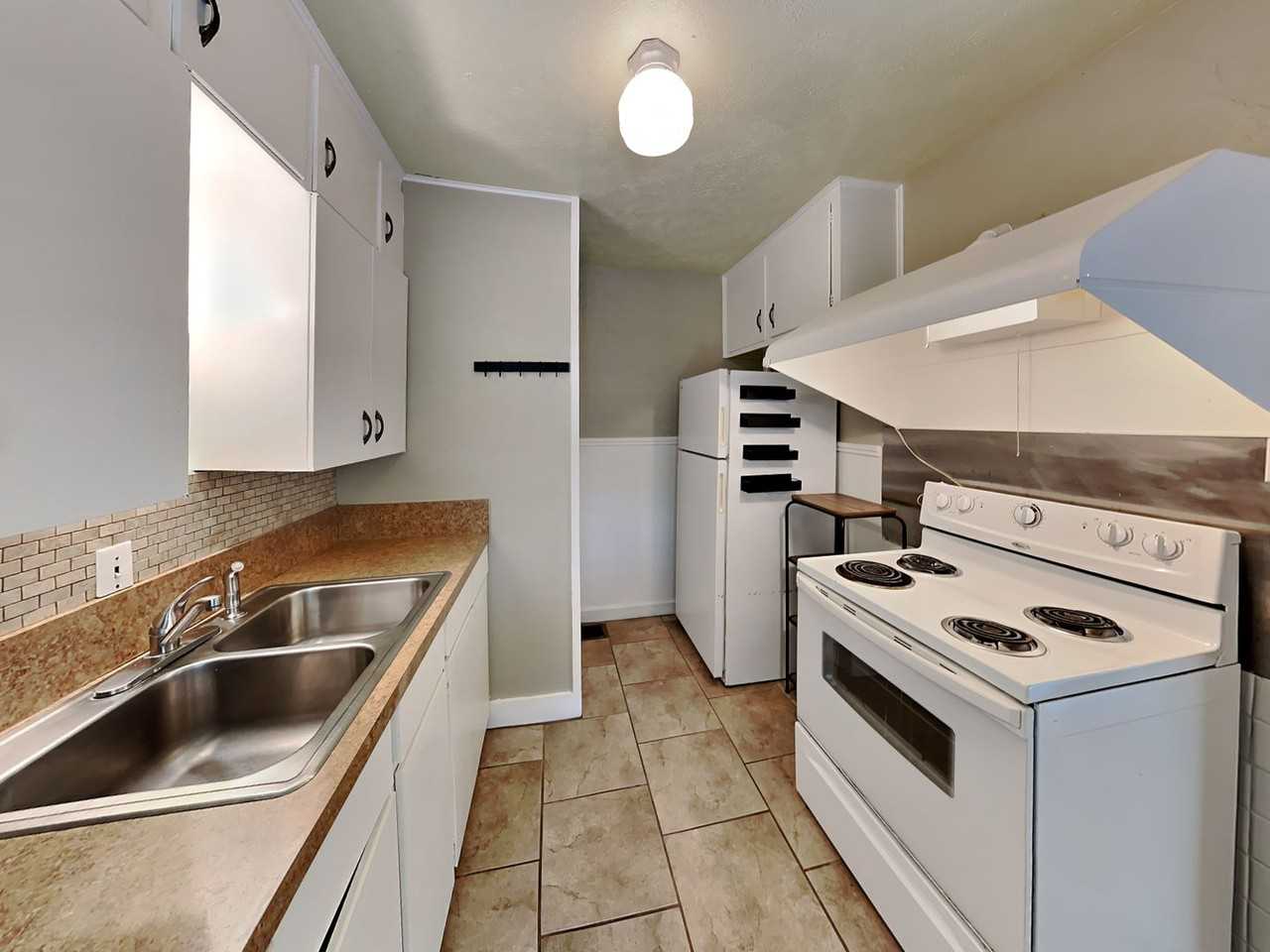 3551 W 4th St #1 - Photo 6 of 14