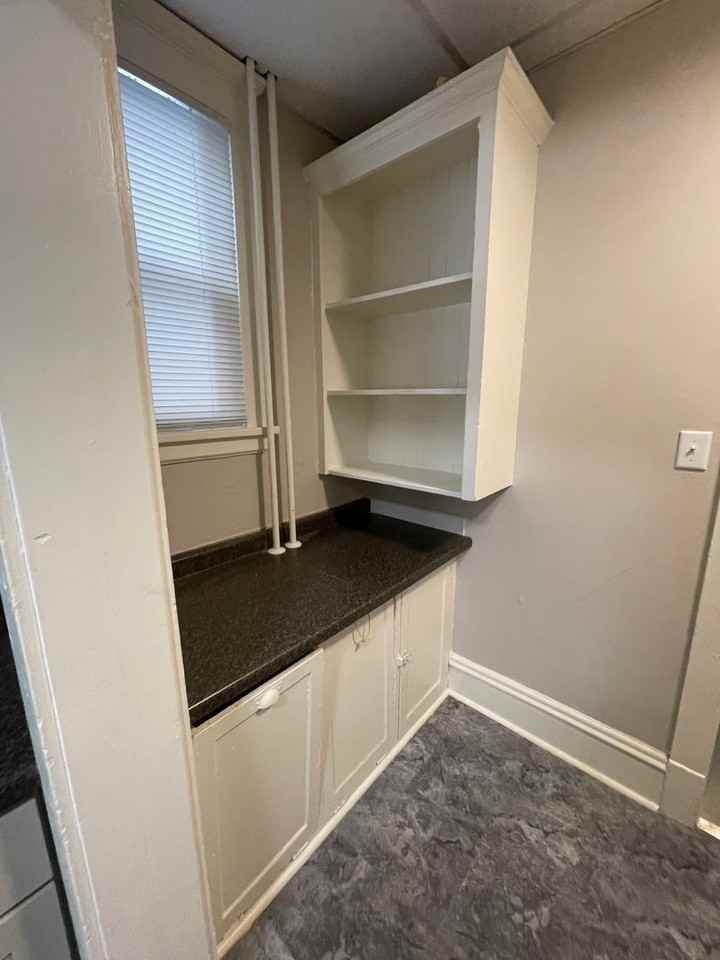 1532 E Superior Street - Photo 3 of 11