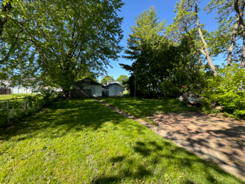 1228 Day St - Photo 2 of 11