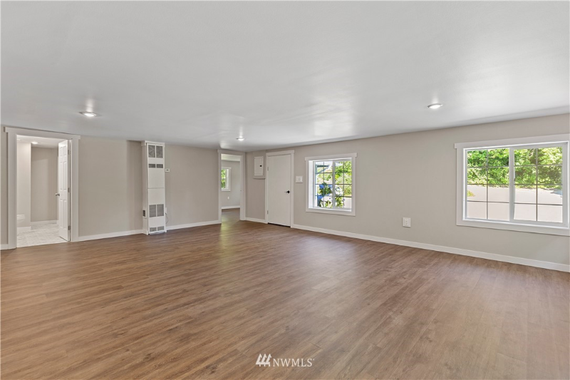 17610 Blodgett Rd - Photo 2 of 13