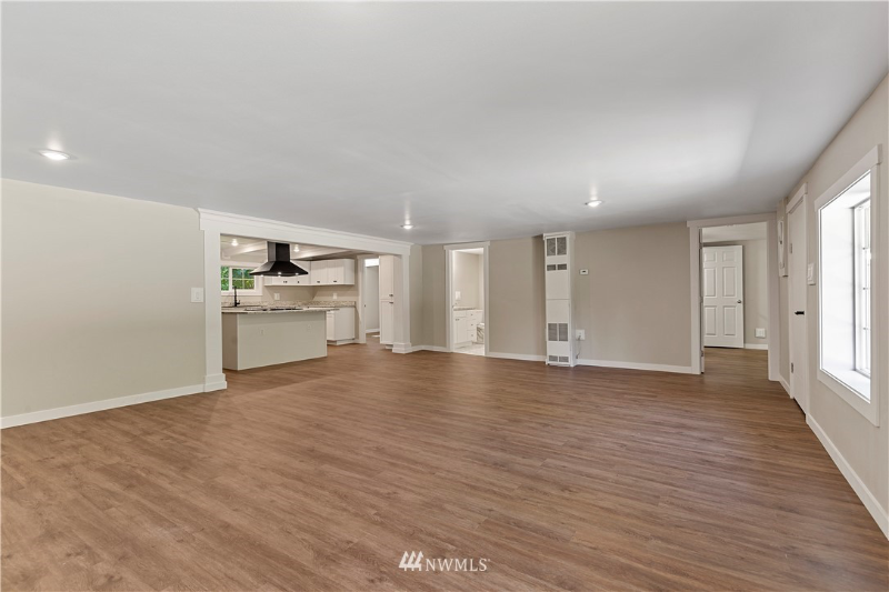 17610 Blodgett Rd - Photo 3 of 13
