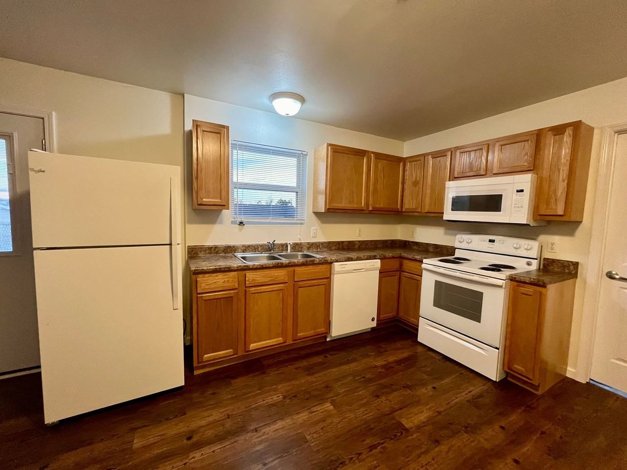 85 Patriot Dr - Photo 3 of 12