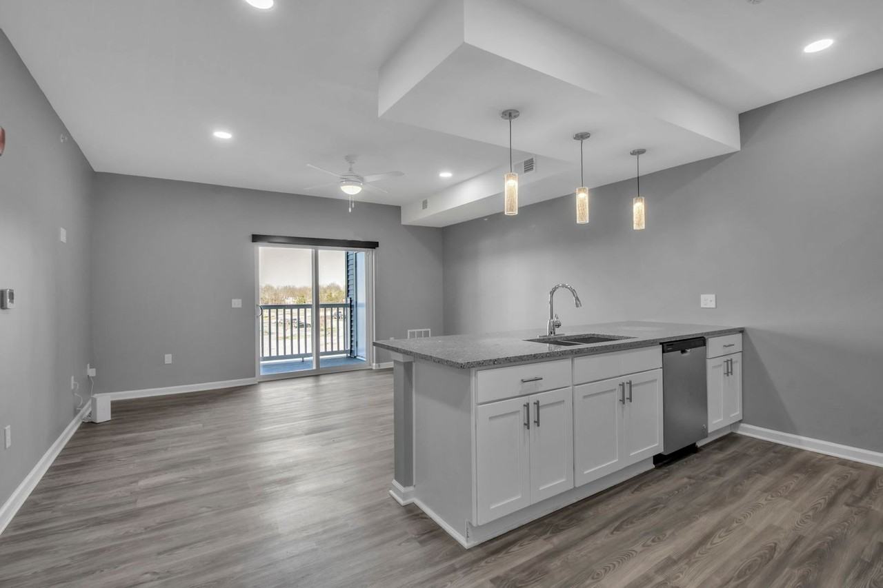 Creekview Court - Photo 5 of 15