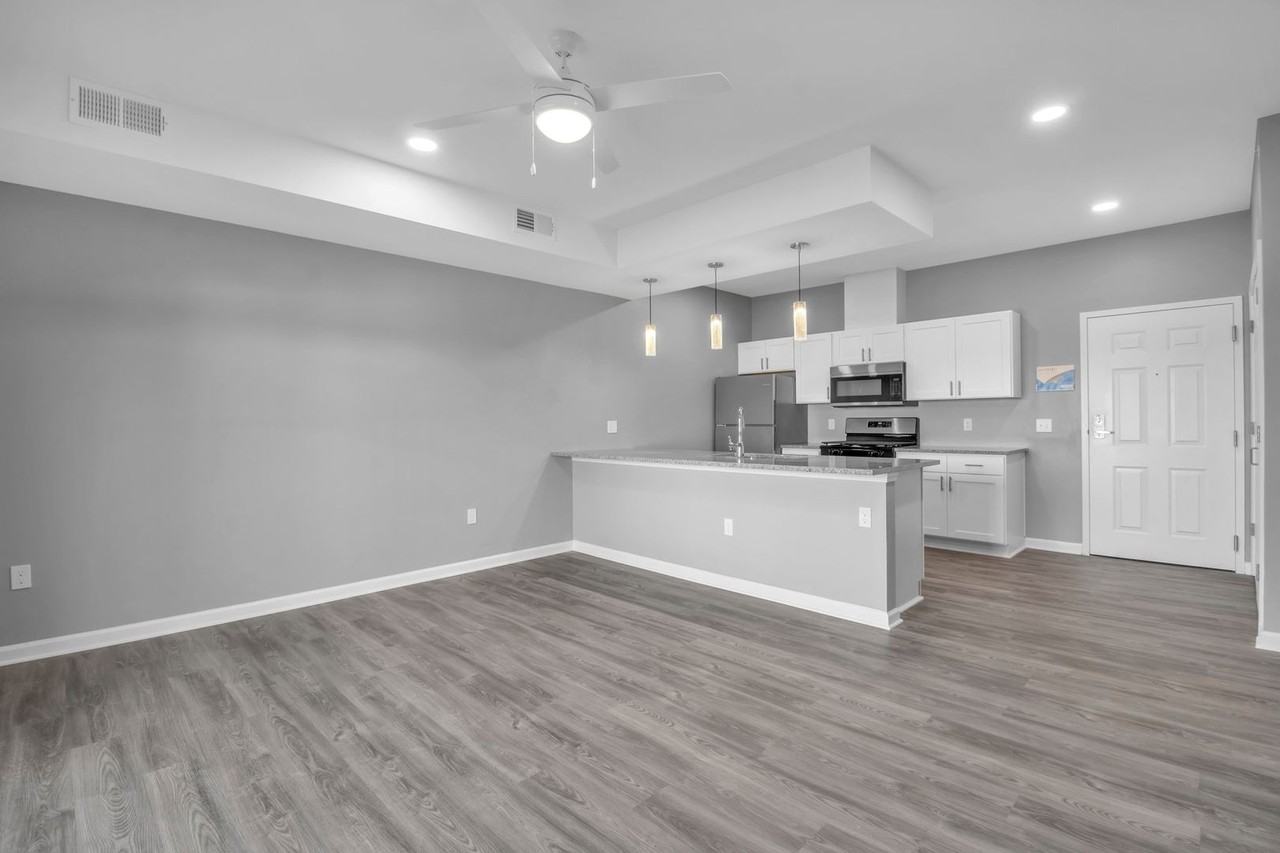 Creekview Court - Photo 6 of 15