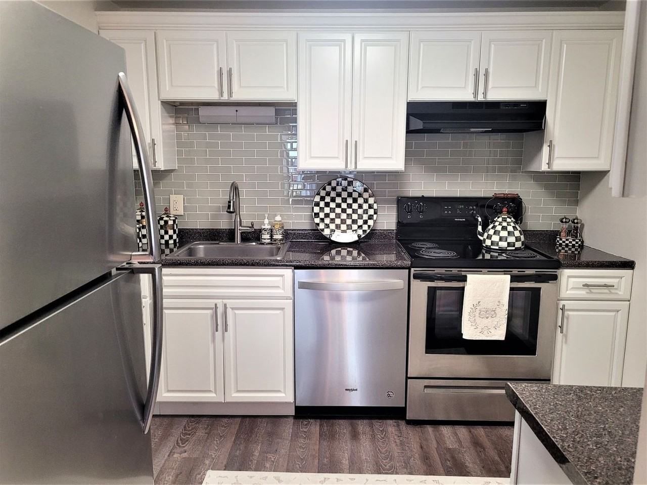 Charter Oaks Apartments - Photo 4 of 5