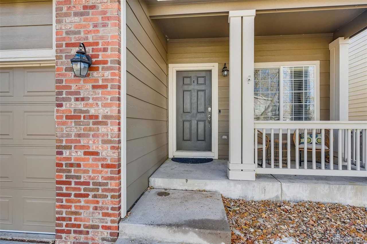 1118 Riddlewood Ln - Photo 2 of 36