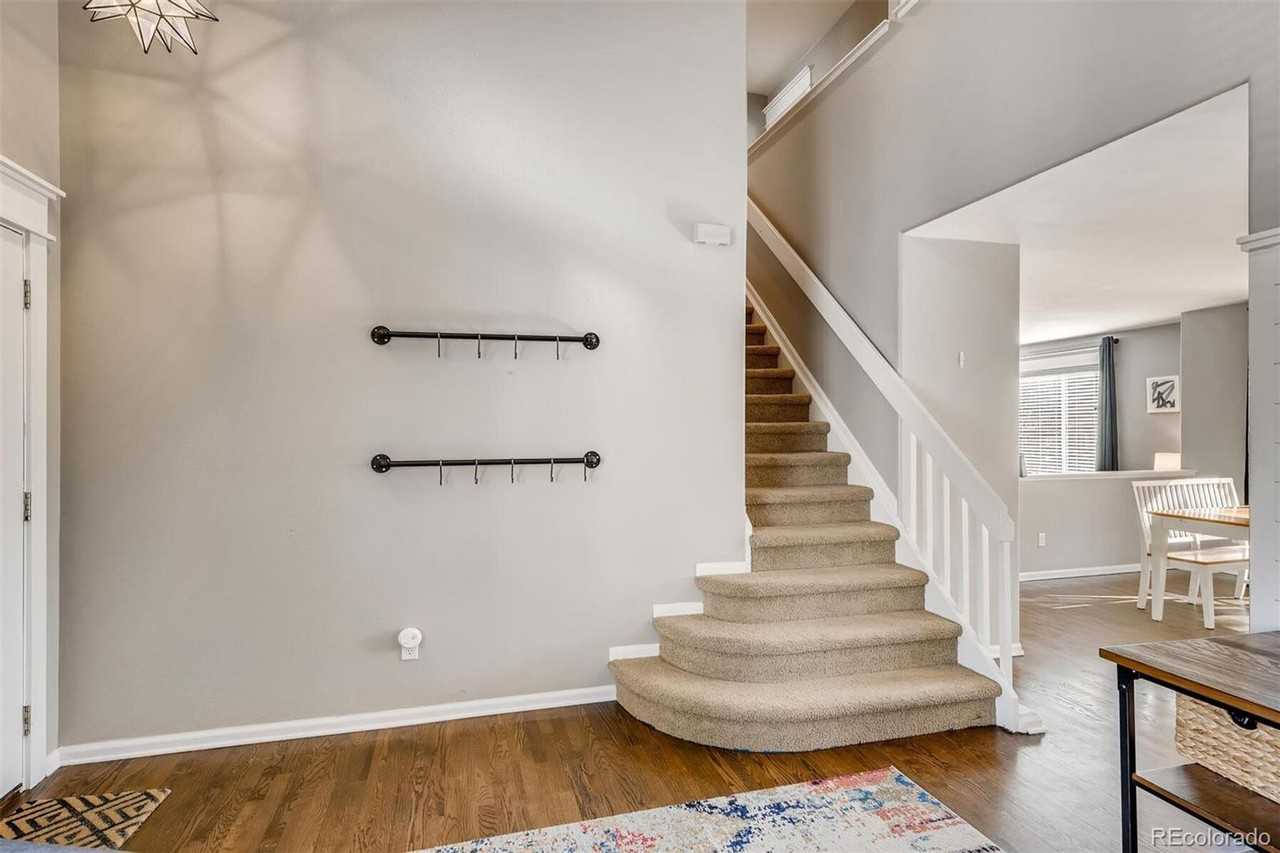 1118 Riddlewood Ln - Photo 5 of 36