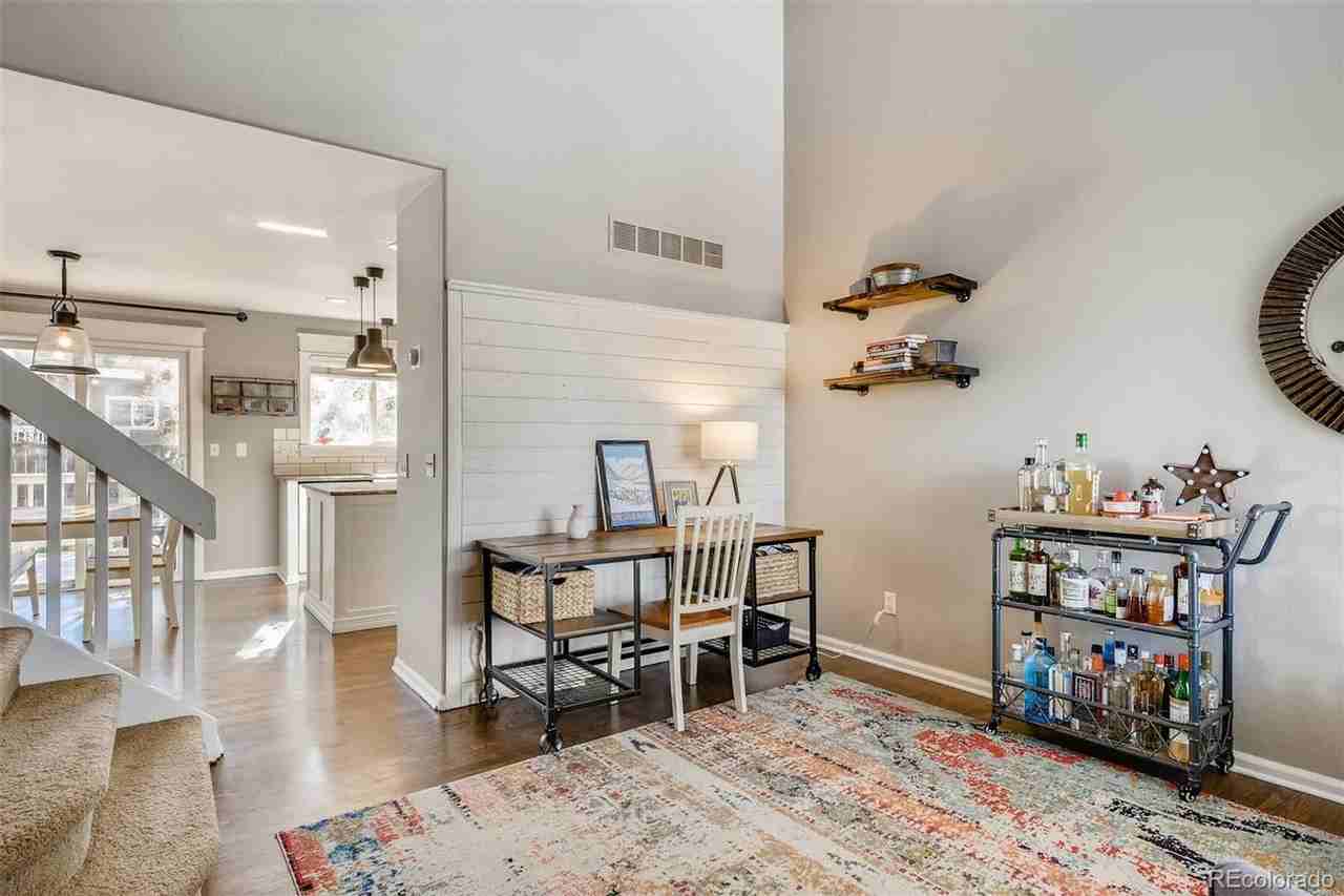 1118 Riddlewood Ln - Photo 7 of 36