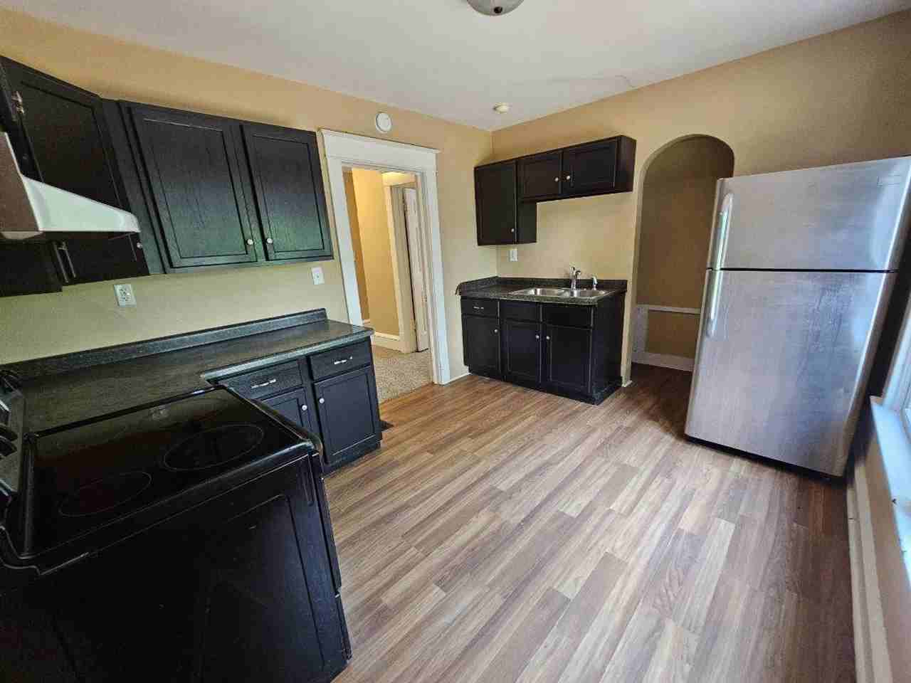 1913 S 7th St - Photo 5 of 6
