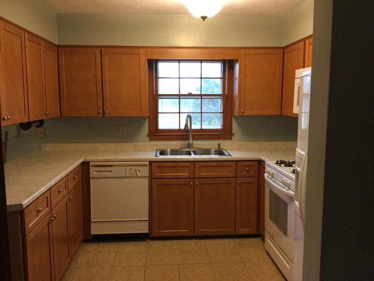 500 Brickyard Rd - Photo 3 of 11