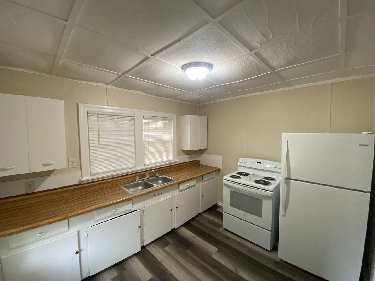 2317 Bertha St - Photo 5 of 12