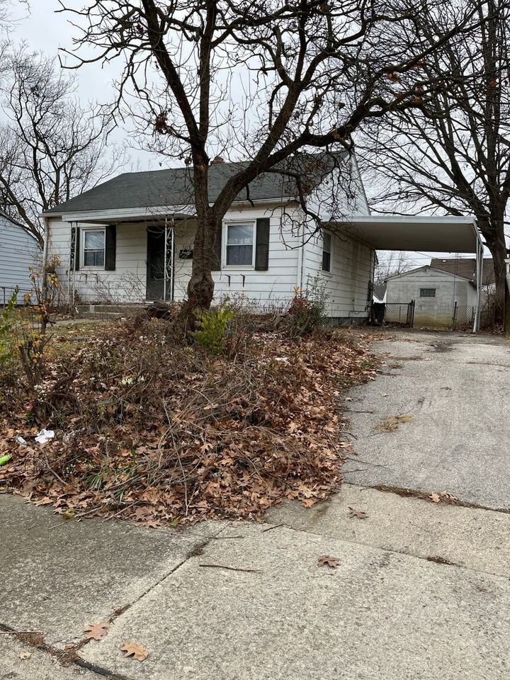 1218 E 23rd Ave - Photo 2 of 10