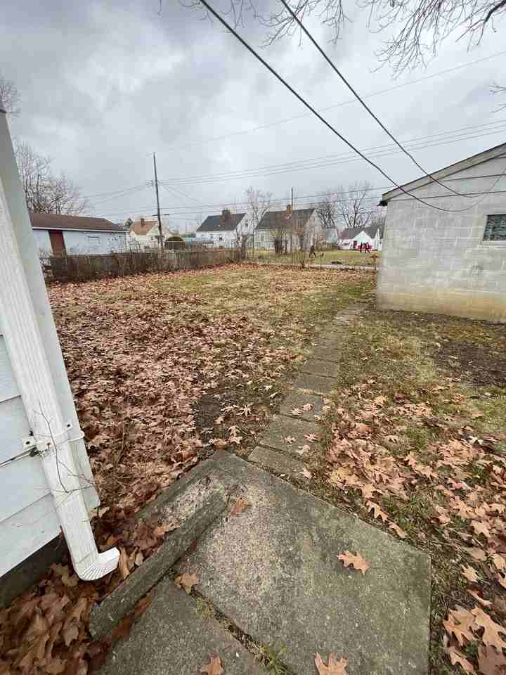 1218 E 23rd Ave - Photo 7 of 10