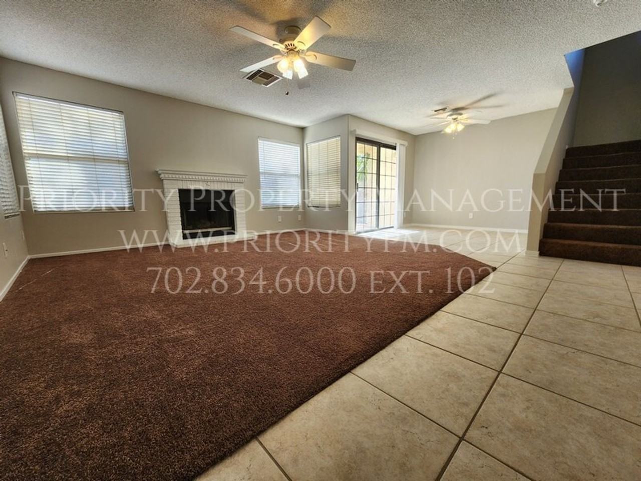 2052 Waverly Cir - Photo 4 of 12