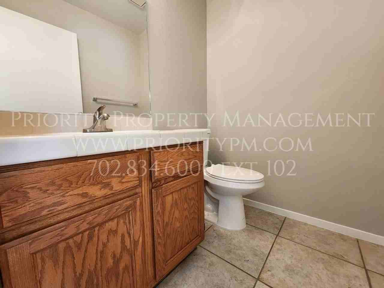 2052 Waverly Cir - Photo 7 of 12