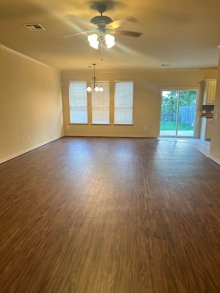 944 N Windermere Dr - Photo 3 of 11