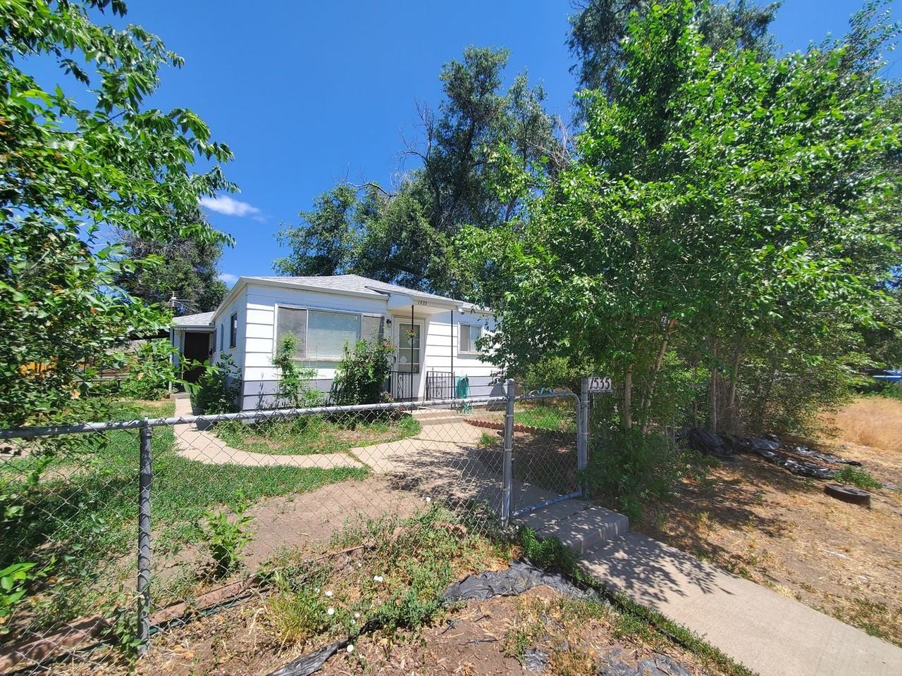 1535 W Byers Pl - Photo 2 of 11